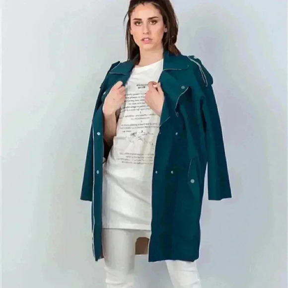 Lovely Oversized Coat - Picture 2 of 5